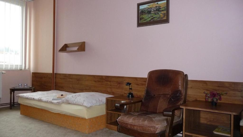 Zlaty Kriz Hotel Trebic Room photo