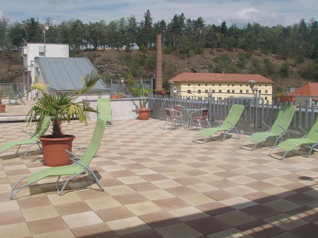 Zlaty Kriz Hotel Trebic Exterior photo