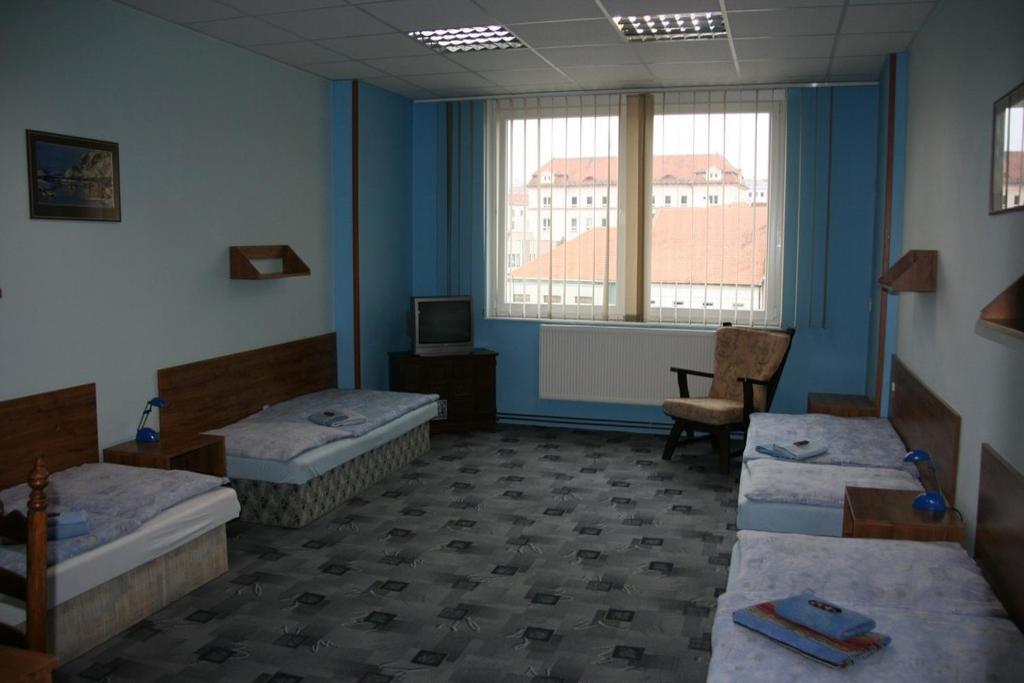 Zlaty Kriz Hotel Trebic Room photo